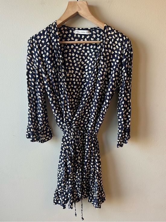 Faithfull the Brand Dresses & Skirts - Faithfull the Brand Navy and White Floral Wrap Dress